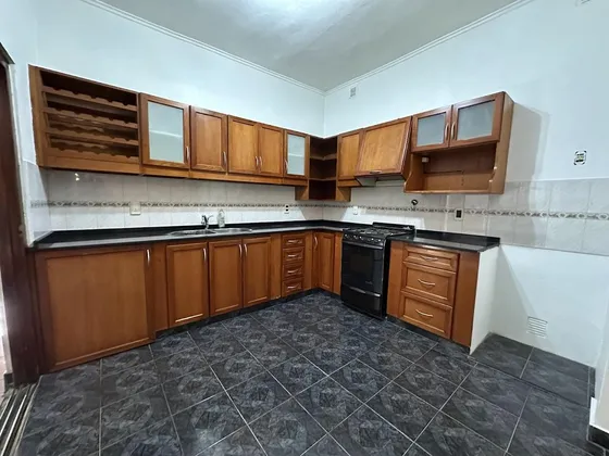 Casa Apta 2 Familias A Pasos Avenida Calchaqui