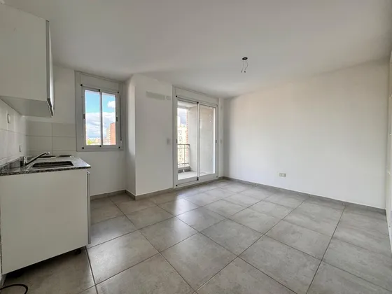 Alquiler Departamento De 40 M2 Con Balcón Al Contrafrente En La Sexta, Rosario.