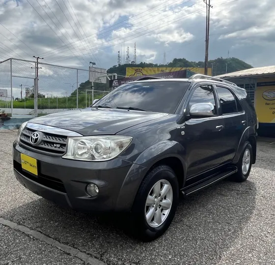 Toyota Fortuner Sr