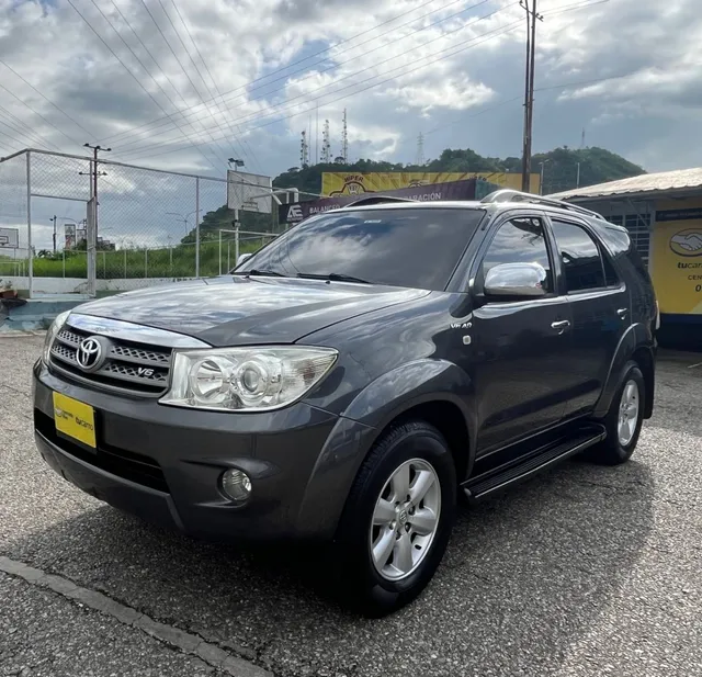 Toyota Fortuner Sr