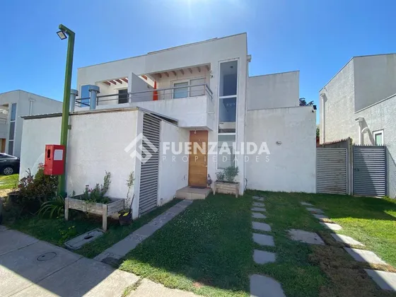 Casa Vendo 3d 2b, Patio , Condominio Peñaflor