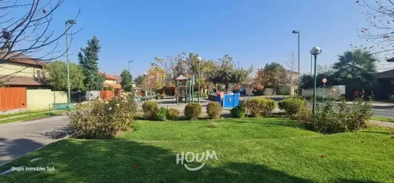 Linda Y Cómoda Casa En Peñalolén Con Piscina