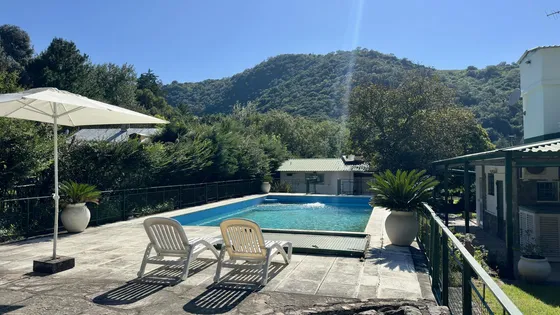 Casa En  Reserva Hídrica La Quebrada, Rio Ceballos, Sobre El Rio