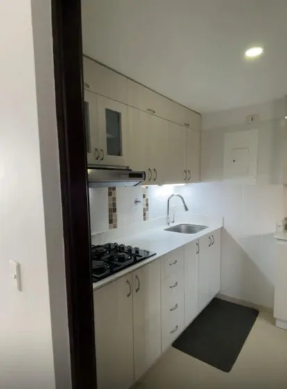Oportunidad Única, Venta Apartamento En La Parte Baja De La Loma De Los Bernal