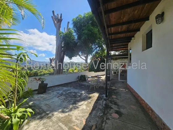 Comoda Casa En Alquiler. Urb. El Cafetal.