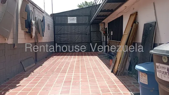 Julian Galindez Alquila Excelente Galpon Comercial En Zona Centro Oeste Barquisimeto #25-10642