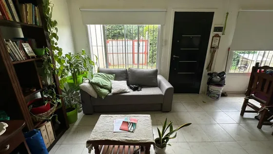 Casa En  49 Y 148. Amplio Parque.