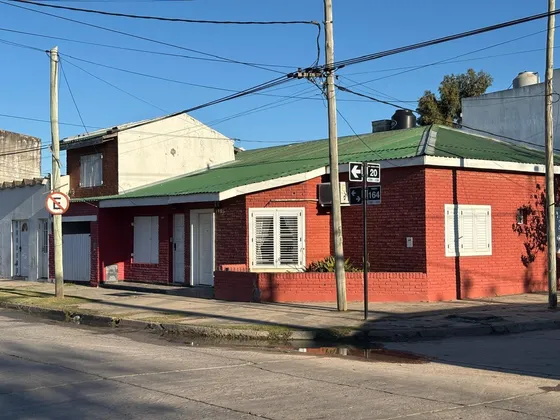 Ph En Venta En Calle 164 Entre 20 Y 21. Berisso