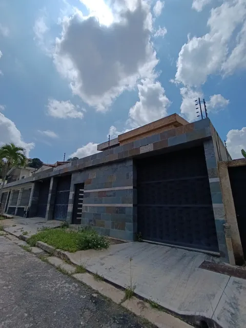 Venta Casa Obra Blanca Calle Cerrada En La Urbanizacion El Bosque Carmen N.