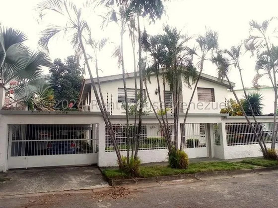 Jv Vende Invierte En Tu Futuro Y El De Tu Familia Con Esta Casa Con Potencial De Crecimiento. ¡contáctanos! 24-18272 Jun13