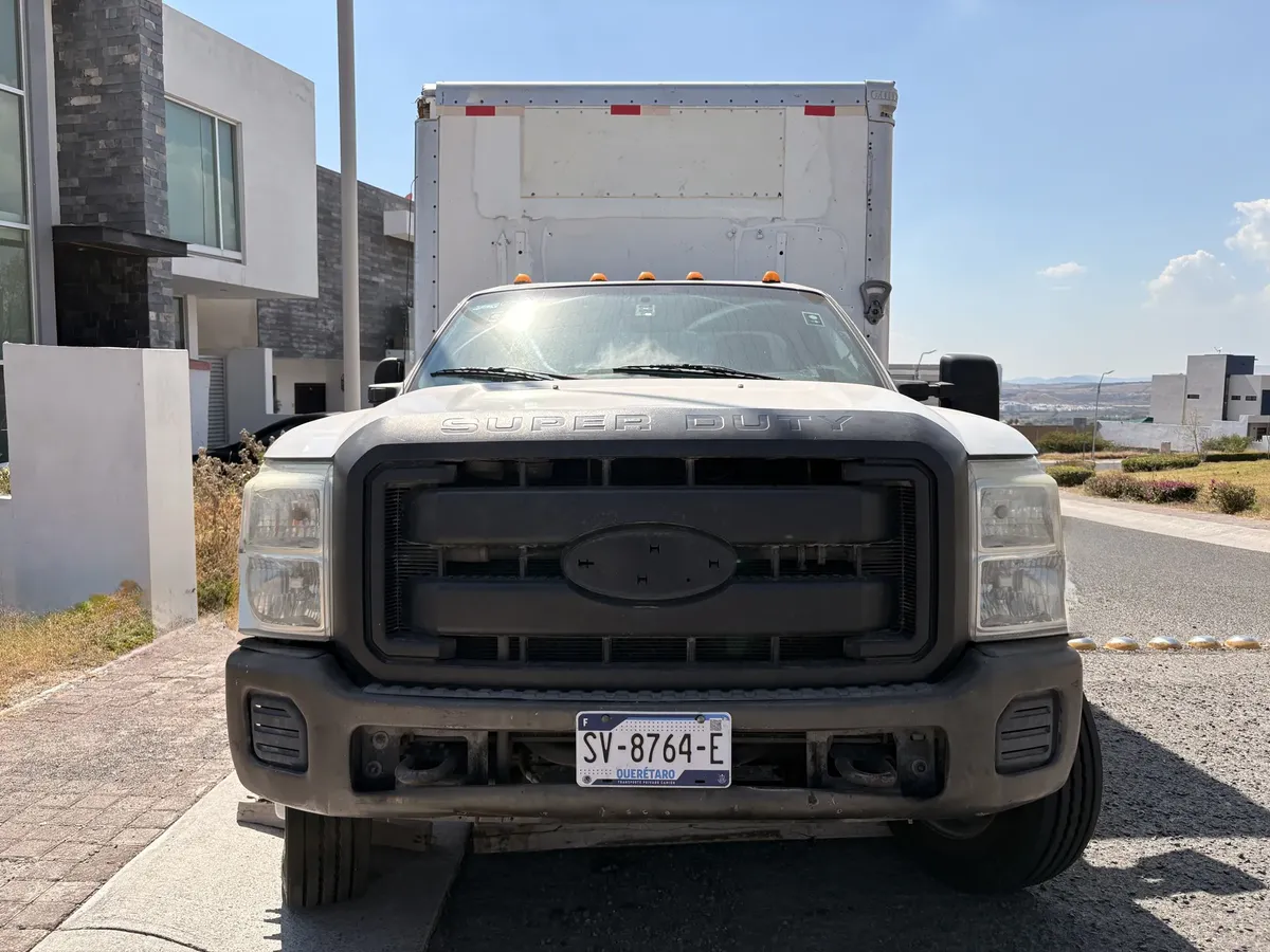 Ford F-550 2014 5.5 Ton. Caja Seca, Turbodiesel, Automático.