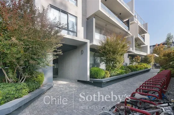 Departamento En Venta Con Jardín, 3 Dorm, Lo Barnechea.