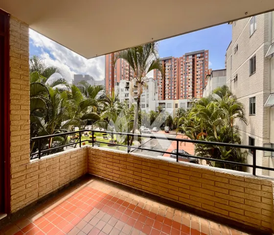 Apartamento En Venta, Patio Bonito, Piso 3 Sin Ascensor