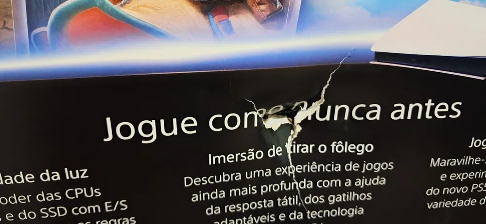 PS5 Slim Digital na caixa