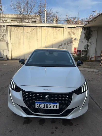Peugeot 208 1.6l Feline Tiptronic Am23.5