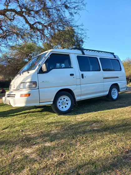 Mitsubishi L300 2.5 Minibus