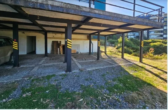 Tres Estacionamientos Techados, Edifico Los Lingues Valdivia
