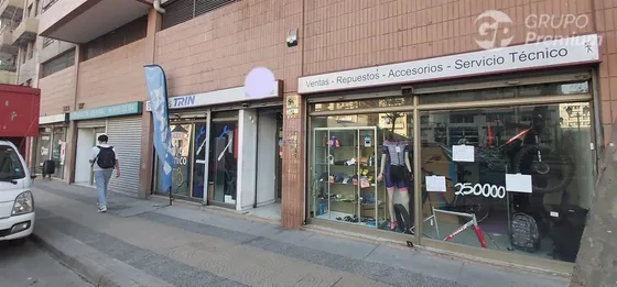 Local Comercial En Venta En Santiago Con Estacionamiento