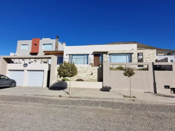 Casa 3 Dorm Pileta Altos De La Villa Rada Tilly