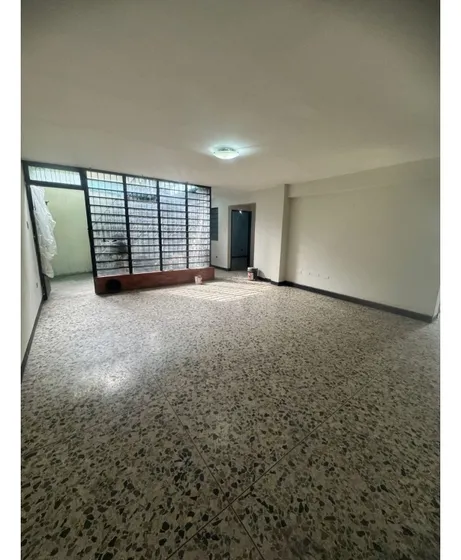 Apartamento En Alquiler En La Av Aragua, Maracay