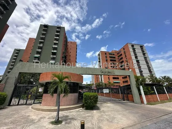Apartamento En Venta Urb Base Aragua Planta Baja Queda Semi Equipado 27-1268 Hc