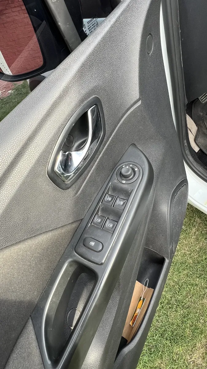 Renault Captur 2.0 Zen518103745871237128
