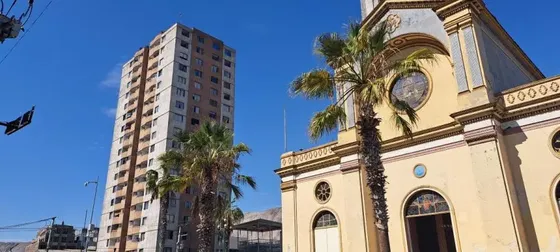 Edificio Los Conquistadores / Esmeralda