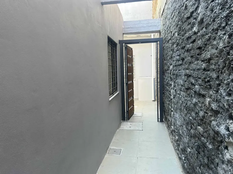 Apartamento 2 Dormitorios A Estrenar Con Patio En Tres Cruces, Sin Gastos Comunes! Ideal !