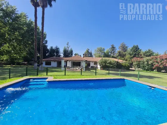 Casa En Venta De 3 Dorm. En Chicureo Poniente