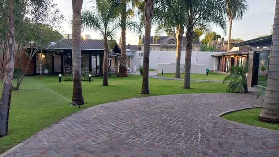 Venta De Casa Con Hermoso Parque Pileta Quincho 