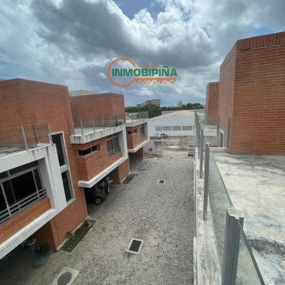 Inmobipiña Vende Townhouse Obra Gris En Campo B, Conj Resd Campo Alto, Puerto Ordaz, Estado Bolivar, Dp