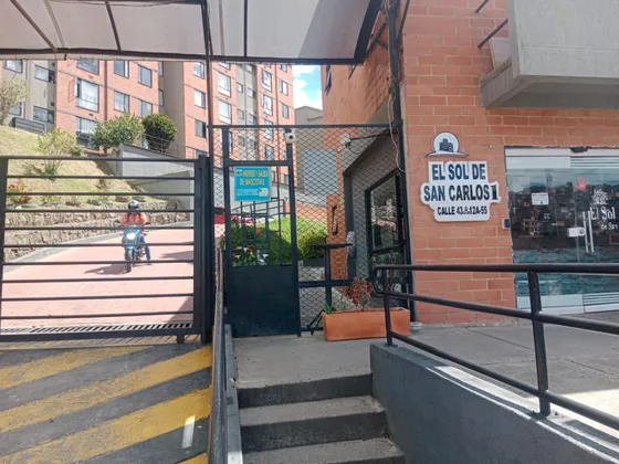 Apartamento       Segundo  Piso    15 Años  De Construcción  A 15 Minutos Del Centro  De Bogotá  