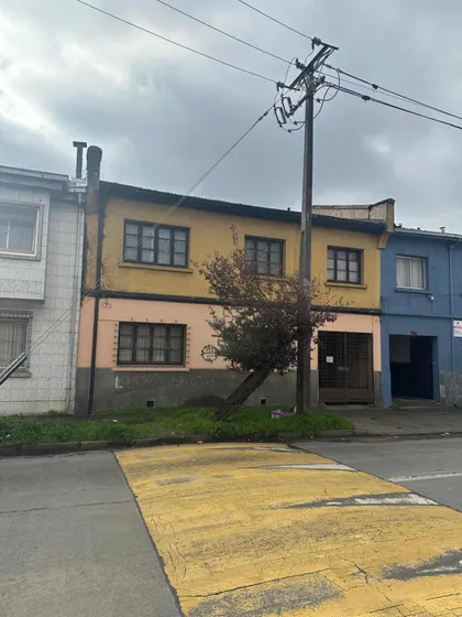 Casa De 8 Piezas Y 2 Baños