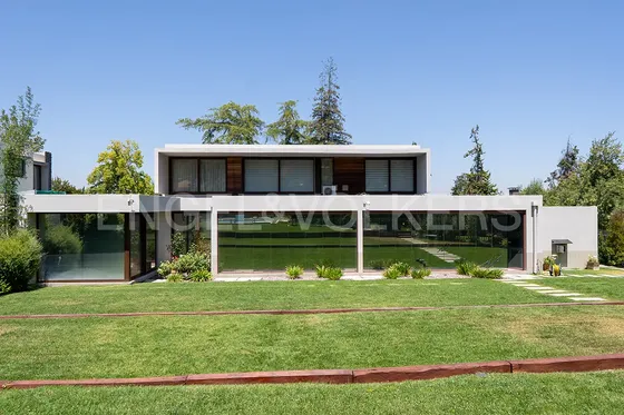 Casa En Condominio Con Cinco Dormitorios Más Servicios