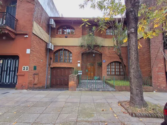 Venta Casa Con Jardin Y Pileta En Colegiales!!!