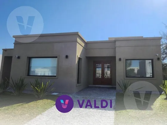 Casa En Venta - Barrio Los Talas, Canning