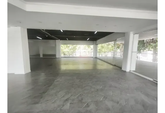 Local 211 M2 Habilitado Strip Center Ciudad Empresarial