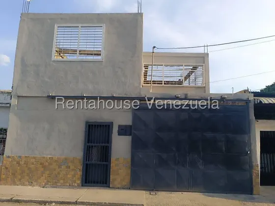 Casa De Tipo Comercial En Venta En La Coromoto 436mts2 Lista Para Firmar Holder