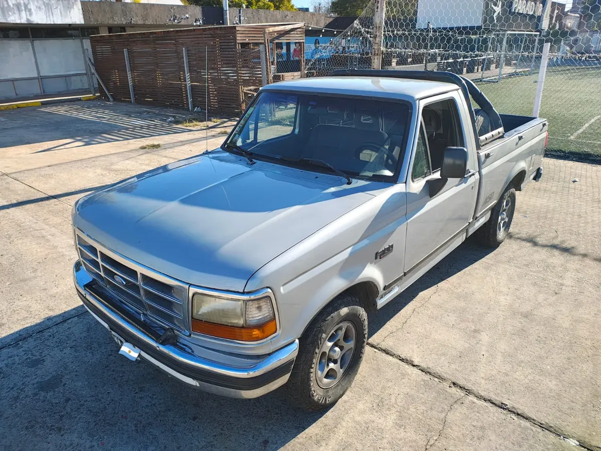 Ford F-100 2.5 I Xlt