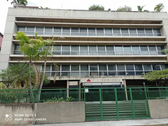 Alquilo Oficina Con 6 P/e Amoblada Y Remodelada En Los Cortijos