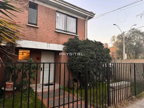 Venta De Amplia Casa En Puente Alto 