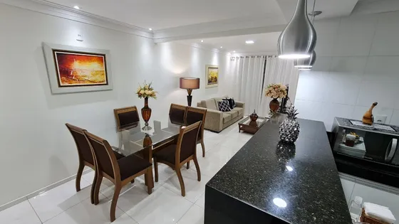 Apartamento De 70m² Com Dois Quartos, Com Uma Suíte, Todo Em Porcelanato No Bairro Bom Jardim.