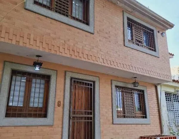 Ana El Kantar Y Gerson Gonzalez  Inzitu Realtors  Vende Casa En La Urbanizacion Chaguaramal, Naguanagua, Carabobo Venezuela 