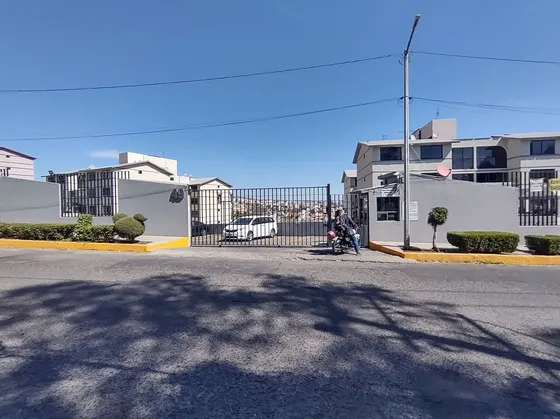 Departamento En Lomas Verdes