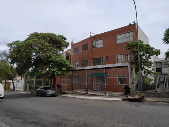 Edificio Comercial En Venta En Los Chaguaramos, Precio De Oportunidad !!! Excelente Propiedad Comercial E Industrial
