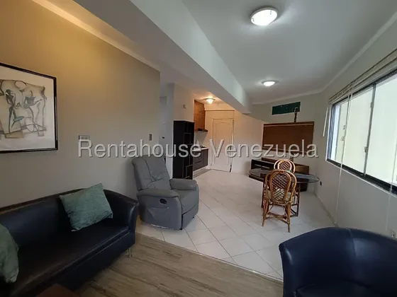 Excelente Oportunidad Para Alquilar Apartamento En Los Mangos. Amoblado Y Equipado, Ideal Para Ejecutivo O Pareja. Ubicacion Ideal, Cerca De Supermercado, Farmatodo, Restaurantes