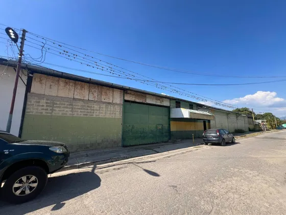 Johanna Castillo Jc Vende Galpon Los Robles Los Guayos 