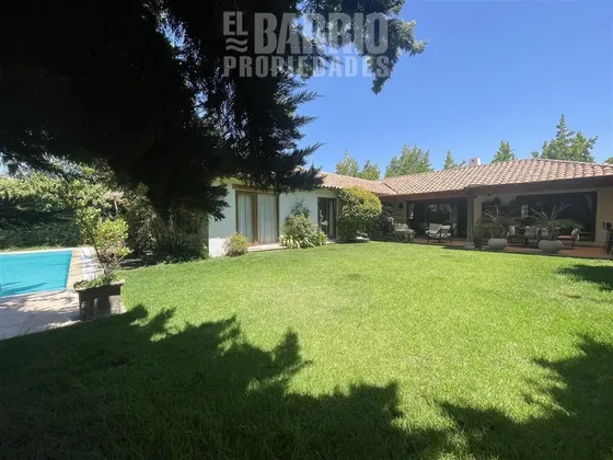 Casa En Venta En Chicureo, Piedra Roja