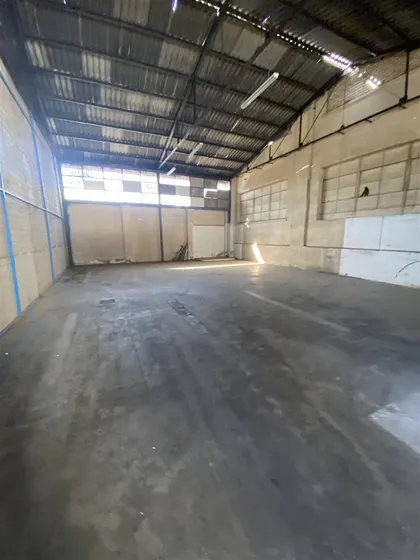 Amplia Bodega De 174m2 En Quinta Normal