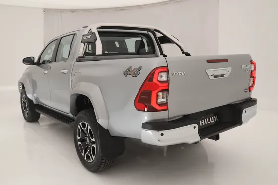 Toyota Hilux Pick-up 2.8 Cd Srx 204cv 4x4 At